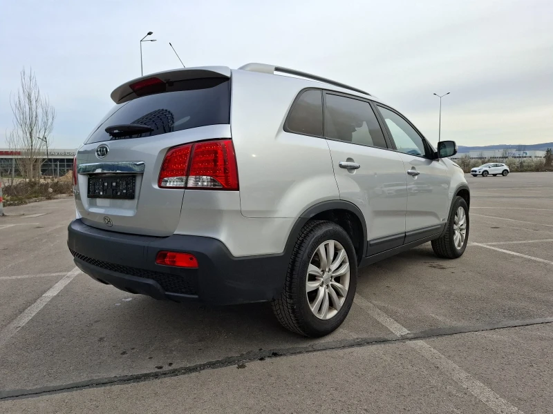 Kia Sorento 2.2 7 места , снимка 5 - Автомобили и джипове - 49600302