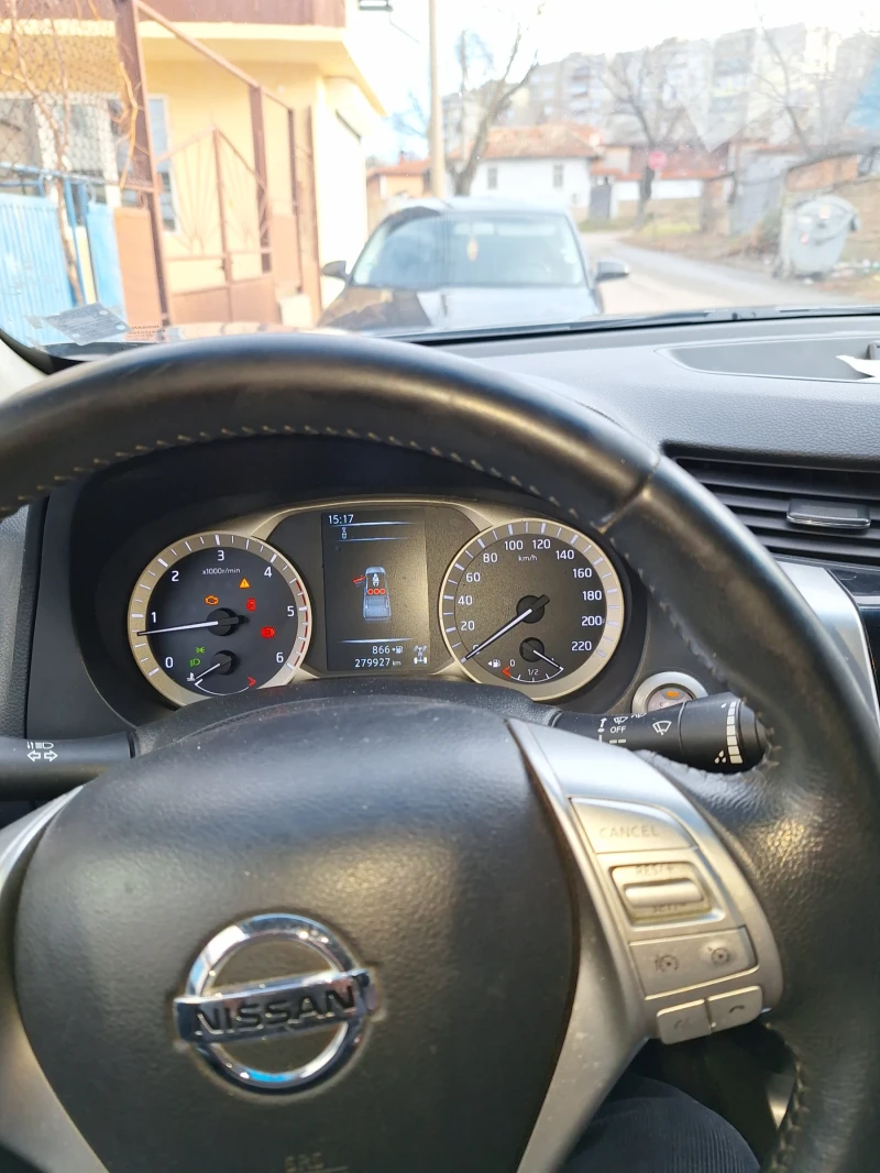 Nissan Navara, снимка 10 - Автомобили и джипове - 52790566