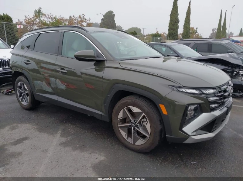 Hyundai Tucson 2.5L I-4 DI, DOHC, VVT, 187HP Front Wheel Drive