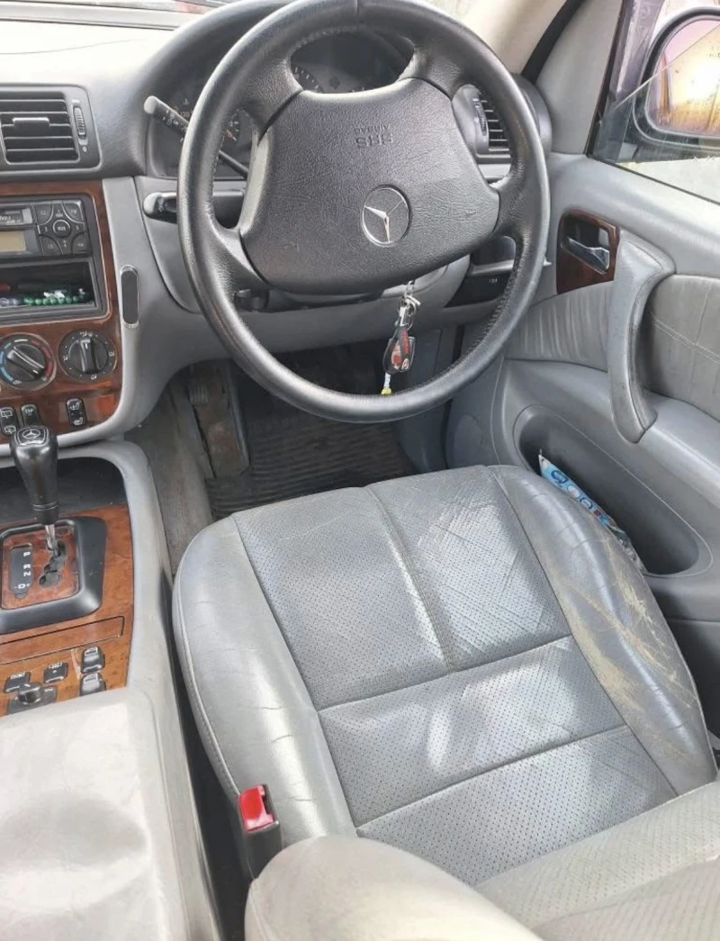 Mercedes-Benz ML 270, снимка 8 - Автомобили и джипове - 53459018