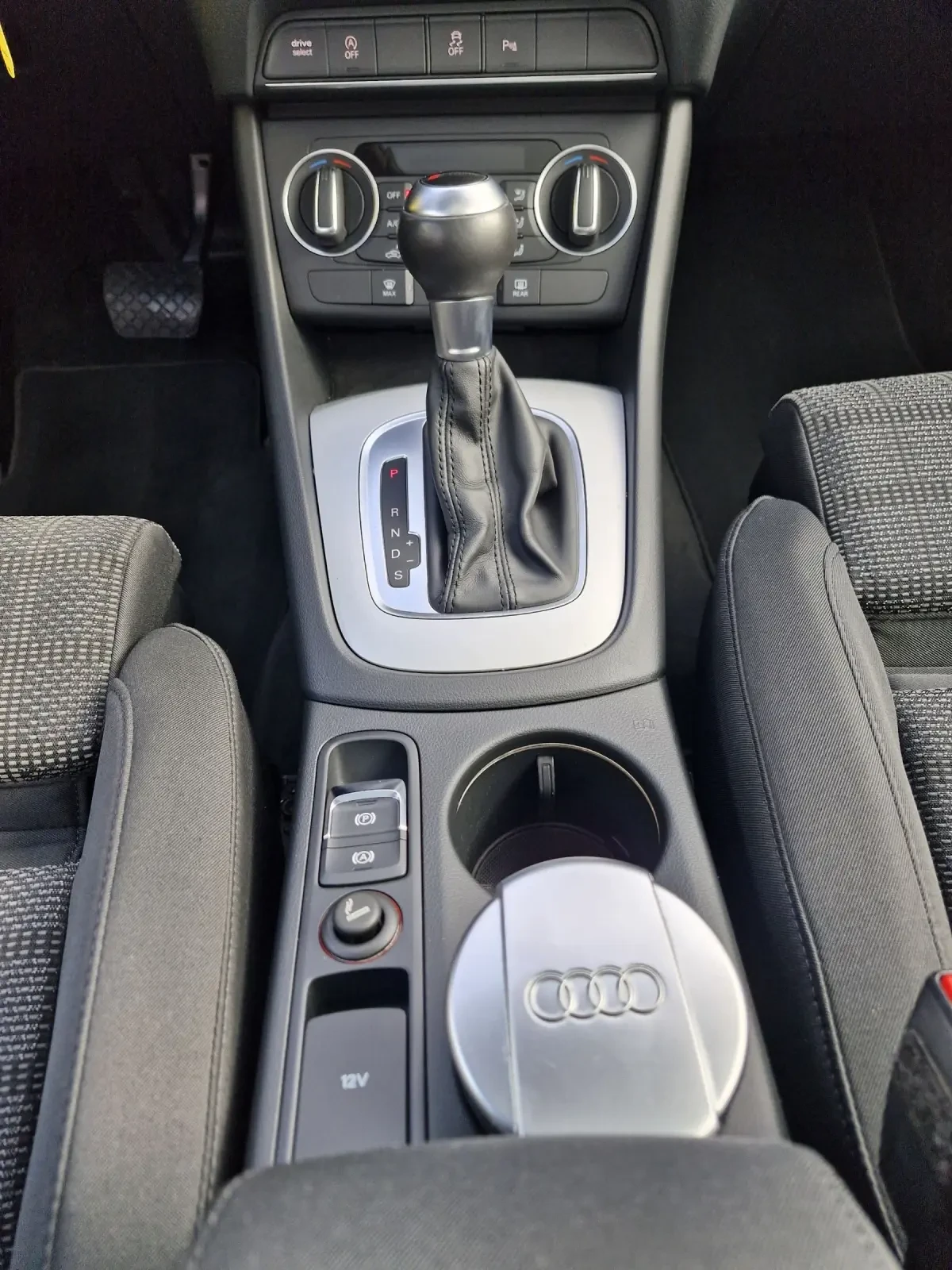 Audi Q3 2.0 TDI  автомат, пера на волана, рекаро салон  - изображение 10