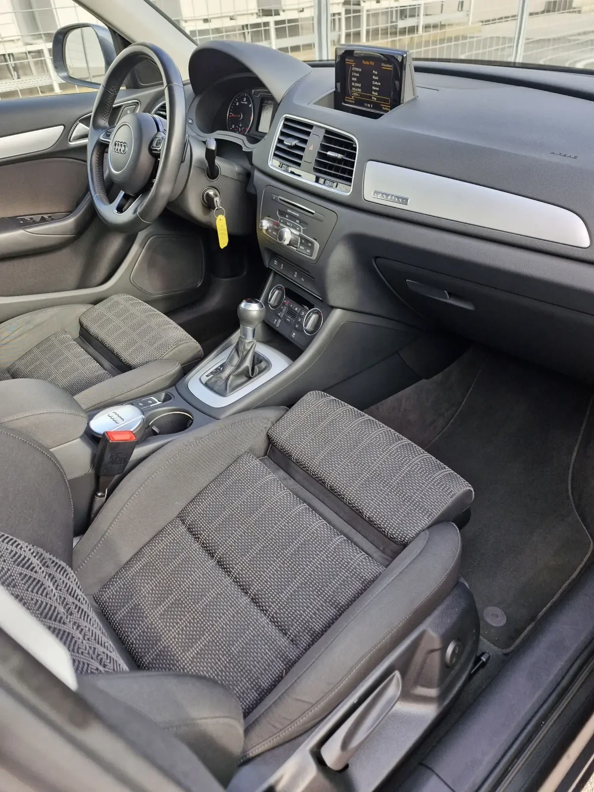 Audi Q3 2.0 TDI  автомат, пера на волана, рекаро салон  - изображение 9