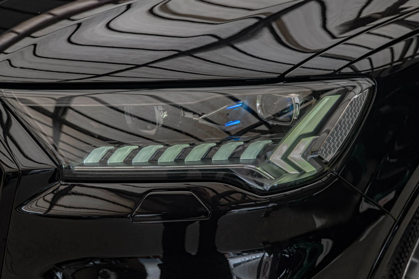 Audi SQ7 4.0TDI/Laser/Bose/Обдухване/Панорама/Вакум/Камера  - изображение 4