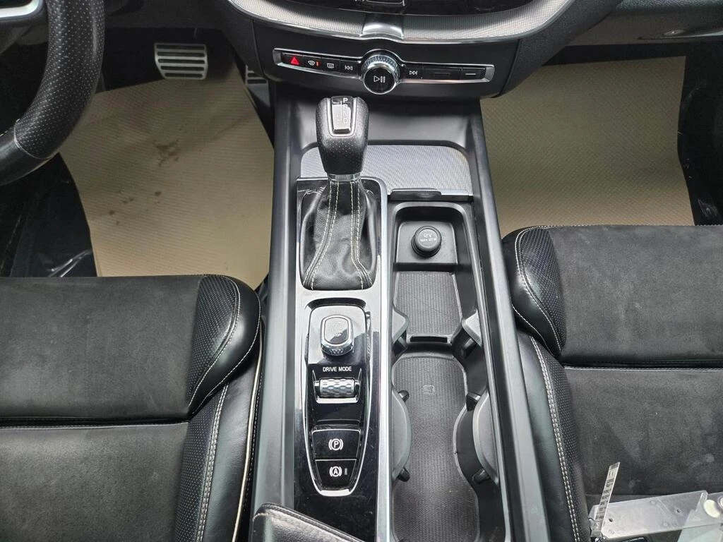 Volvo XC60 R-DESIGN - изображение 10