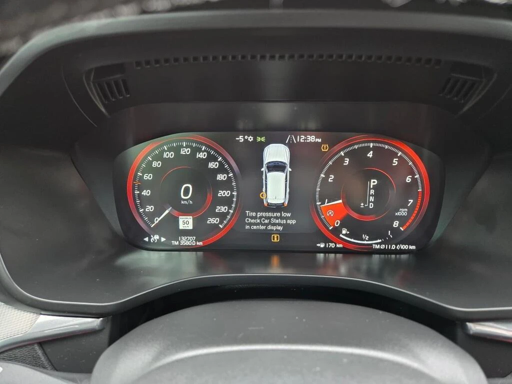 Volvo XC60 R-DESIGN - изображение 7