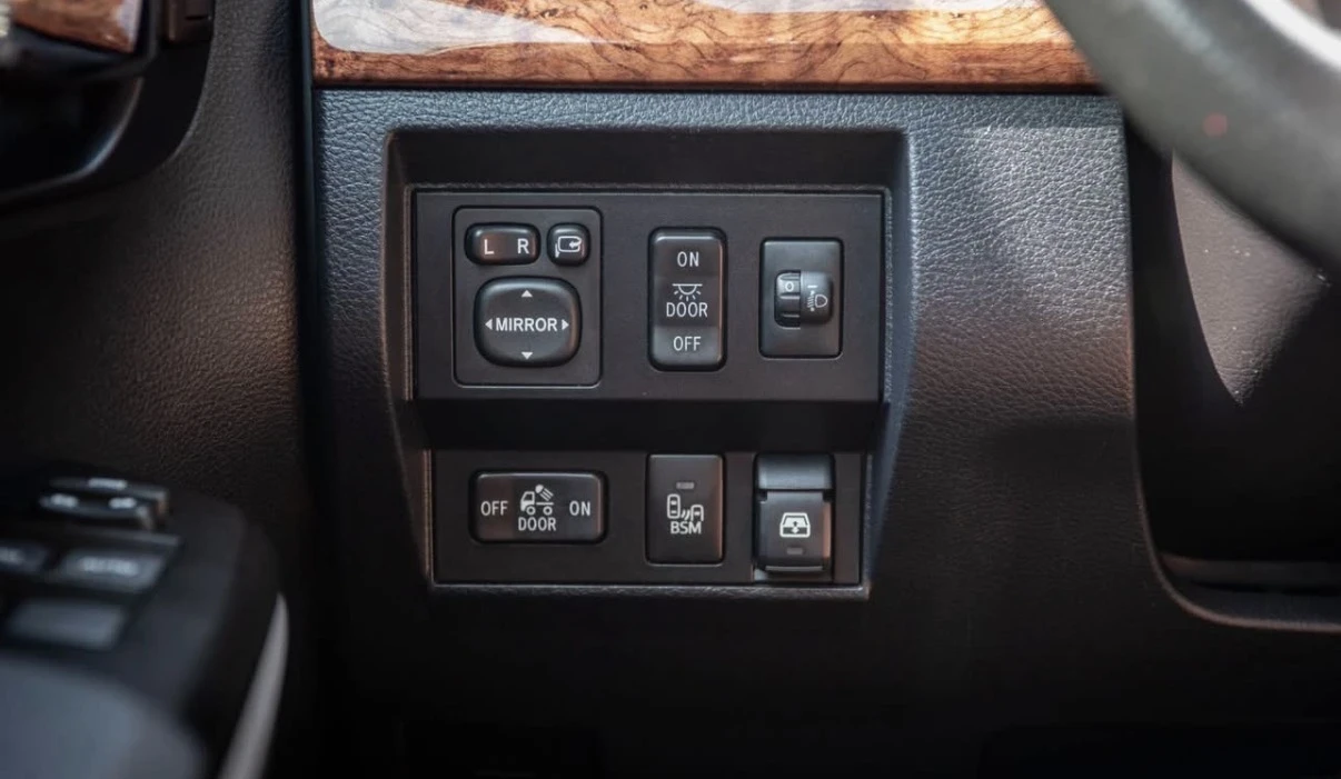 Toyota Tundra Platinum 1794 Edition * 5.7 V8 * Един Собственик *, снимка 14 - Автомобили и джипове - 53861584