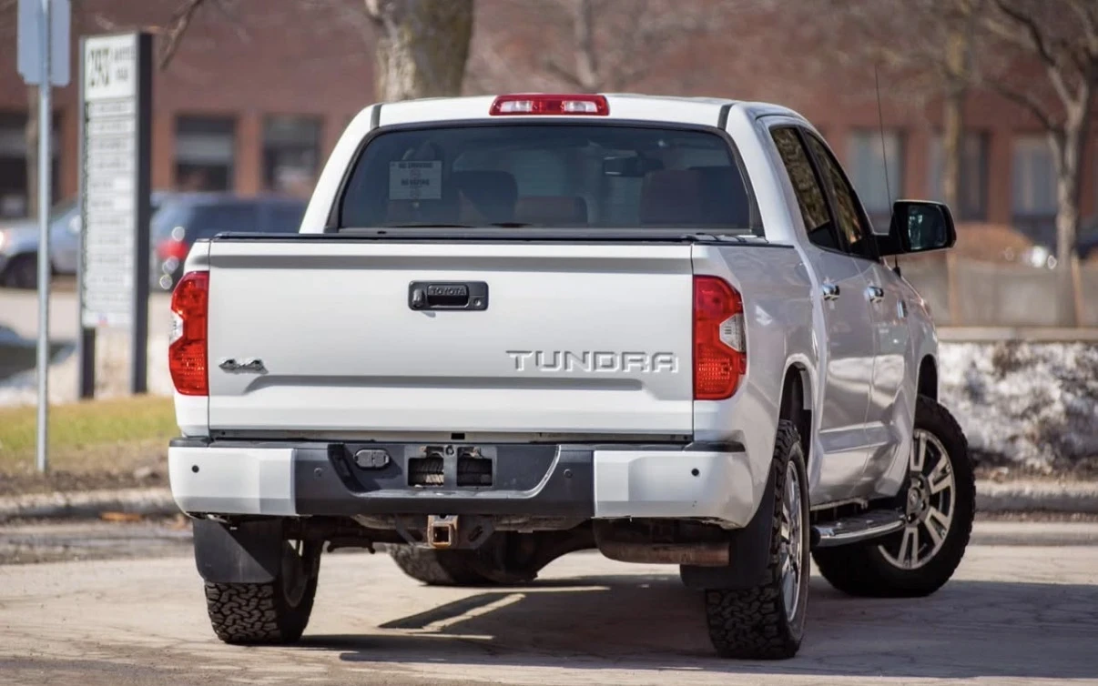 Toyota Tundra Platinum 1794 Edition * 5.7 V8 * Един Собственик *, снимка 4 - Автомобили и джипове - 53861584