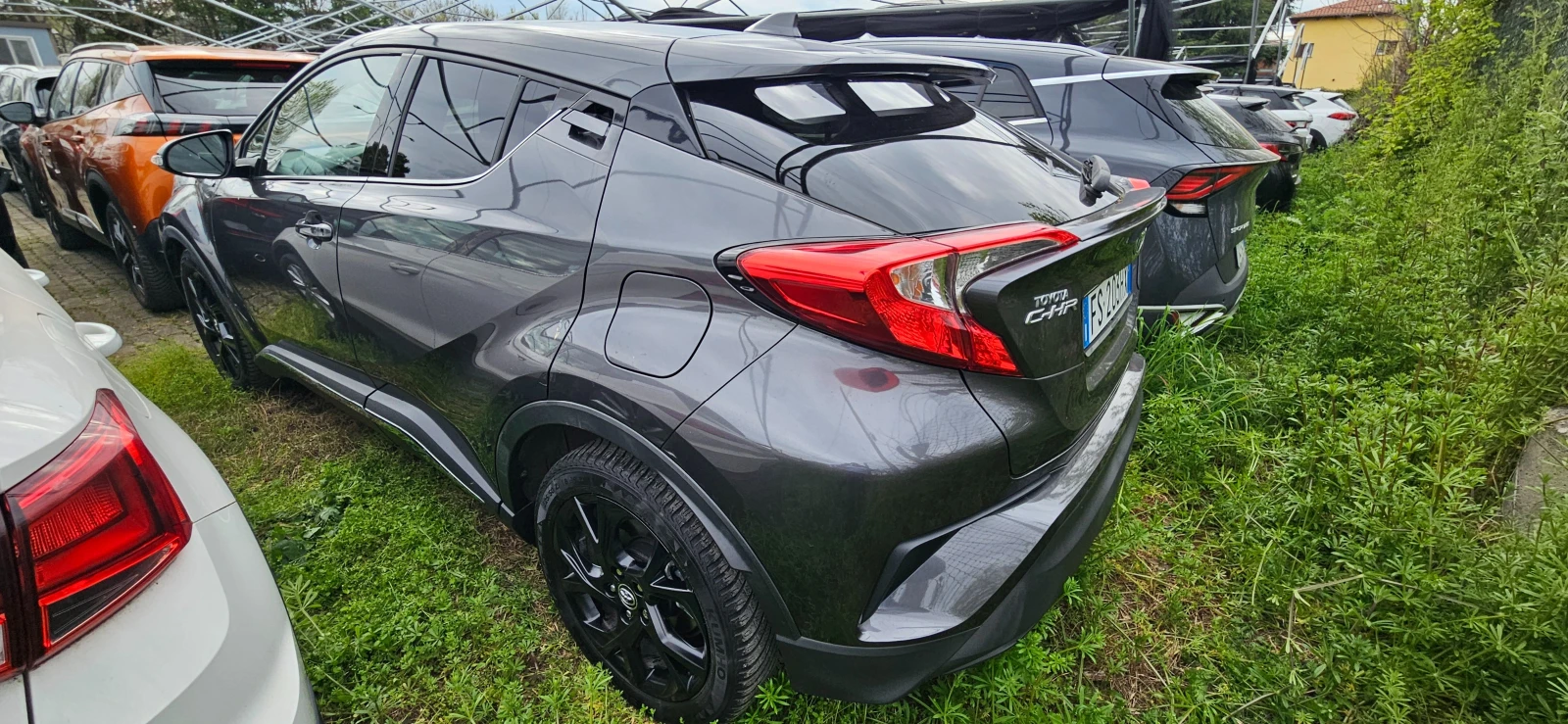 Toyota C-HR 1.8 Hybrid E-CVT Trend EURO 6D, снимка 4 - Автомобили и джипове - 54421082