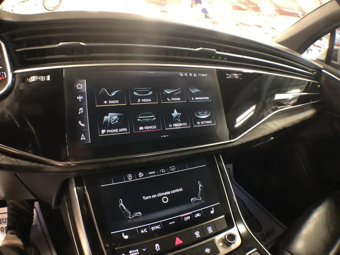 Audi Q7 KOMFROT / ПОДГРЕВИ / ПАНОРАМА / 7 МЕСТА, снимка 11 - Автомобили и джипове - 54424164