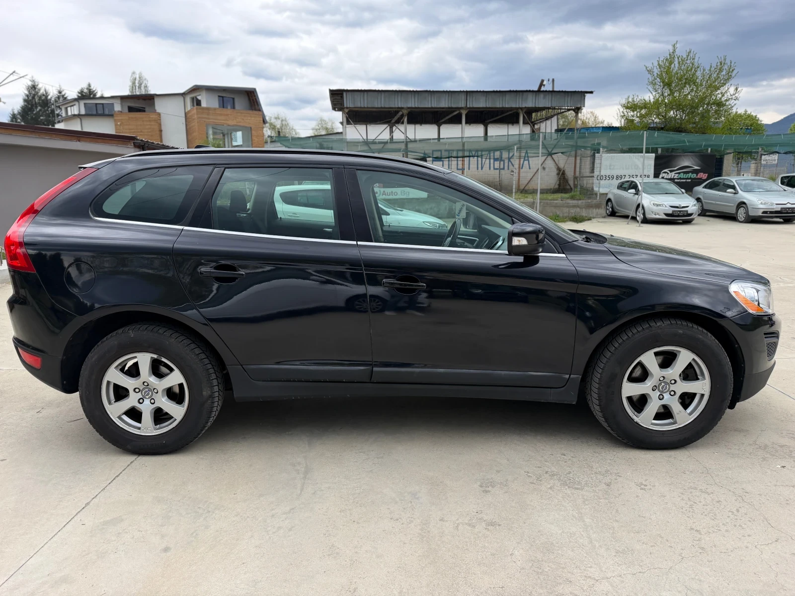 Volvo XC60 D5-AWD/4x4/Navi/Koja/Podgrev/ServizniDok., снимка 5 - Автомобили и джипове - 54453791
