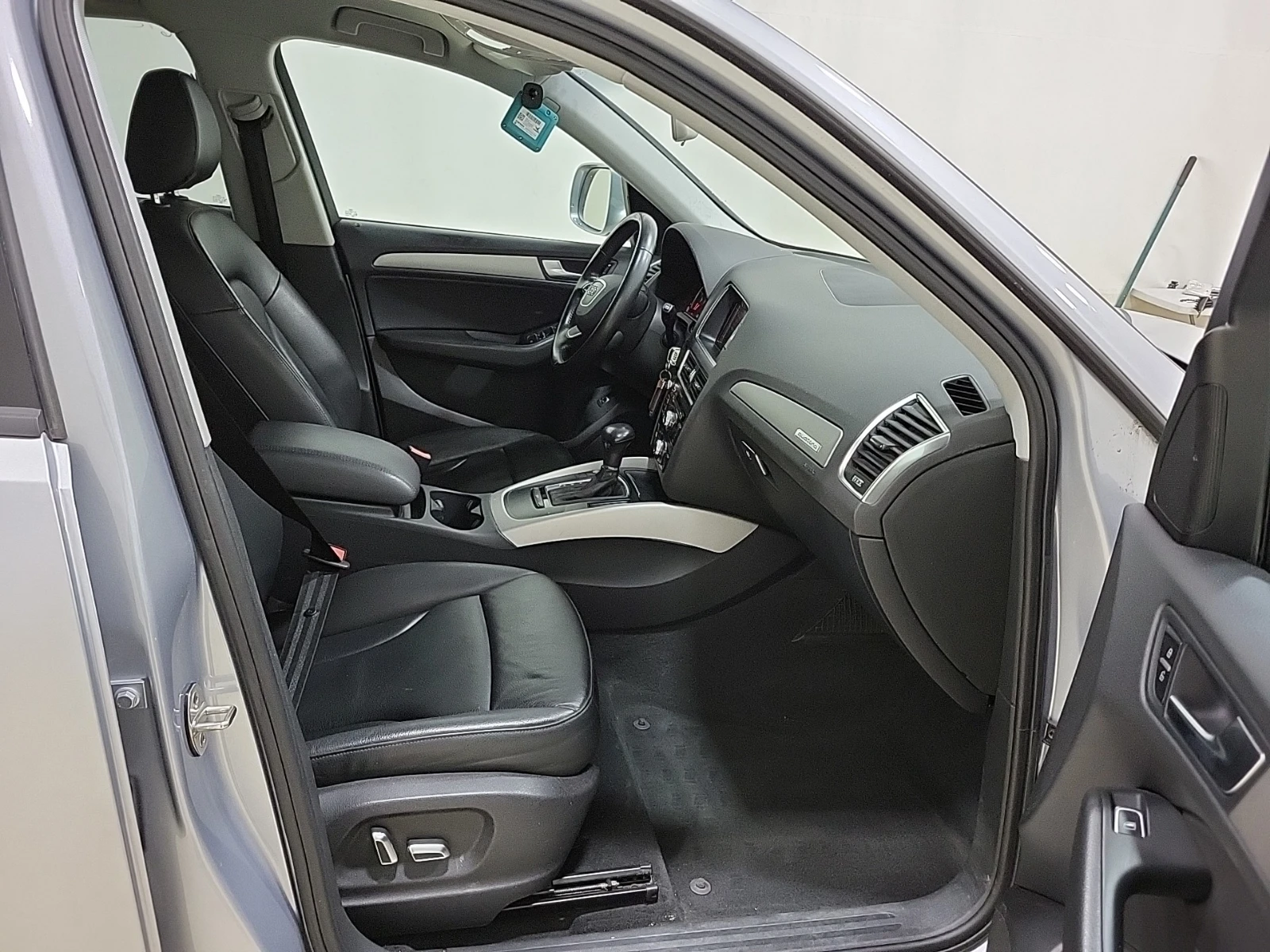 Audi Q5 2.0T Komfort, снимка 12 - Автомобили и джипове - 54484429
