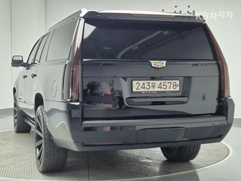 Cadillac Escalade, снимка 2 - Автомобили и джипове - 54544361