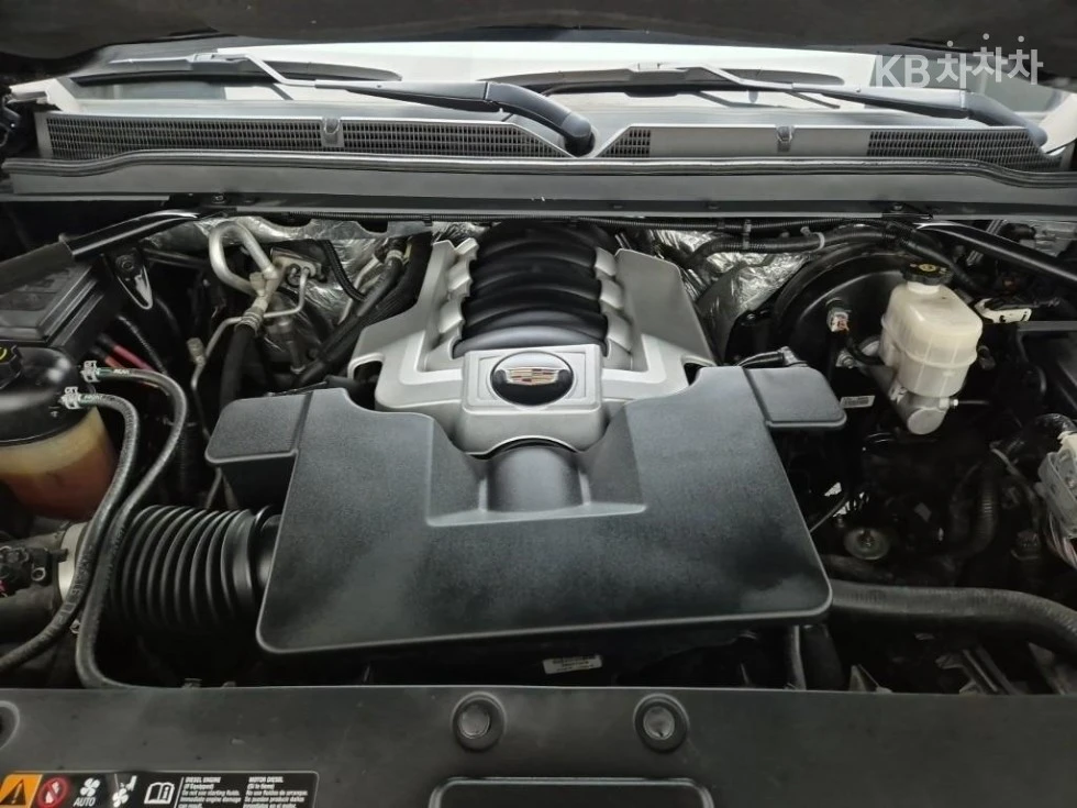Cadillac Escalade, снимка 5 - Автомобили и джипове - 54544361