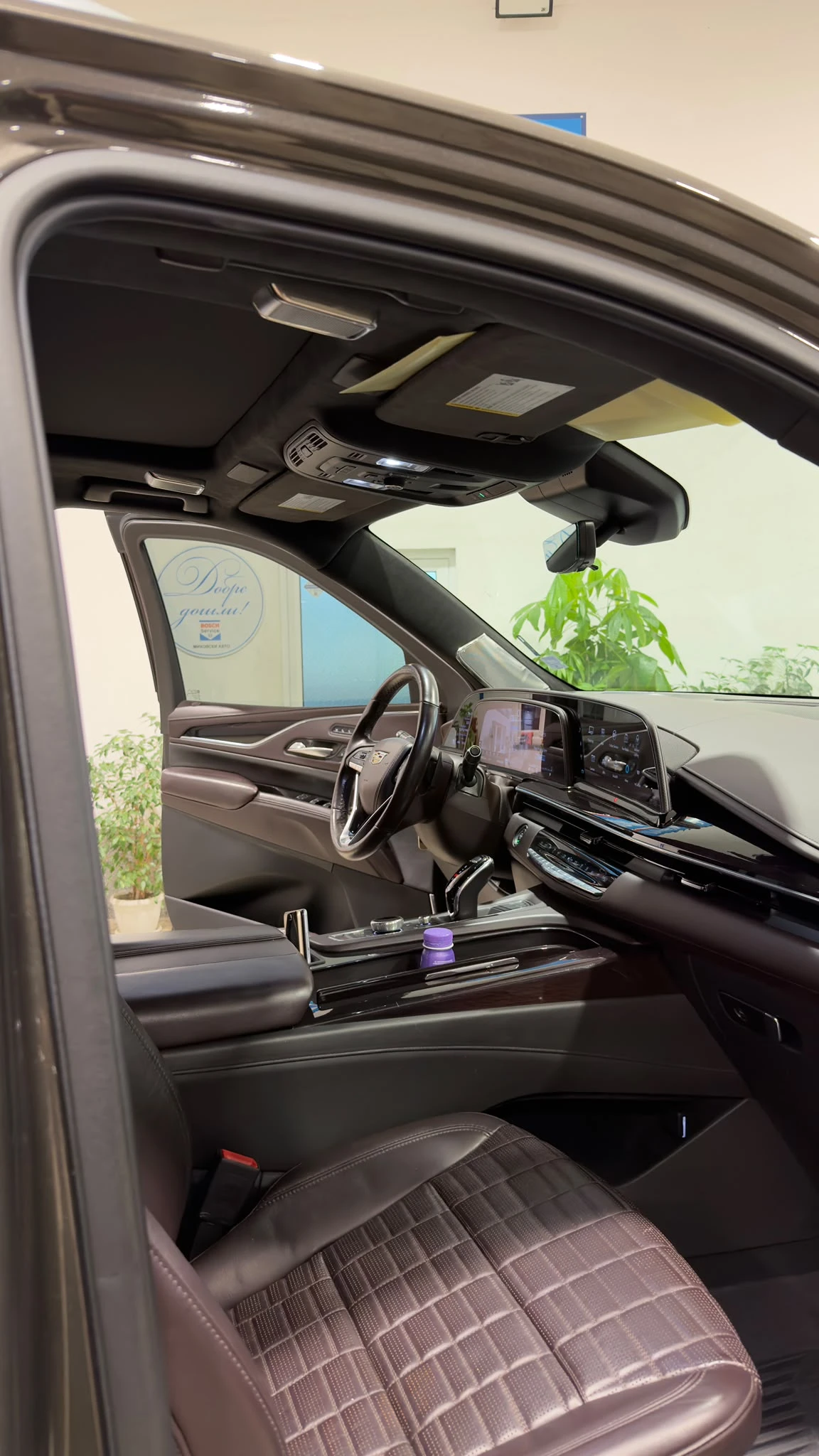 Cadillac Escalade, снимка 17 - Автомобили и джипове - 54914185