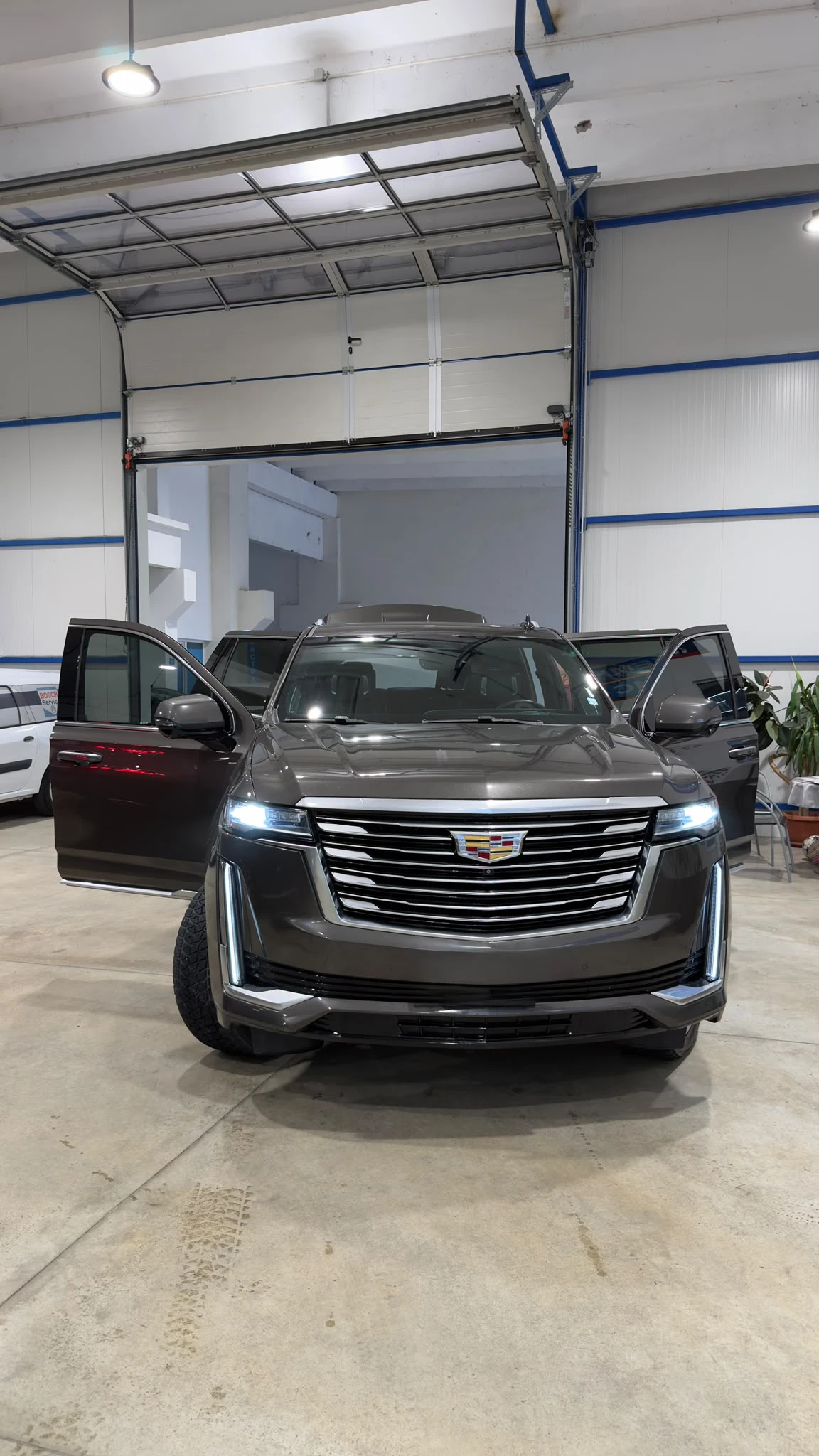 Cadillac Escalade, снимка 15 - Автомобили и джипове - 54914185