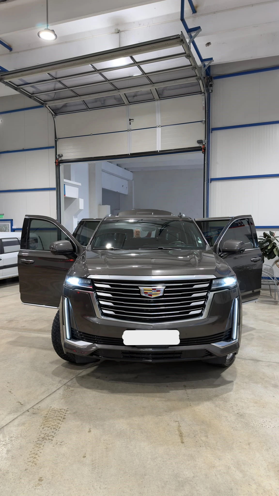 Cadillac Escalade, снимка 2 - Автомобили и джипове - 54914185