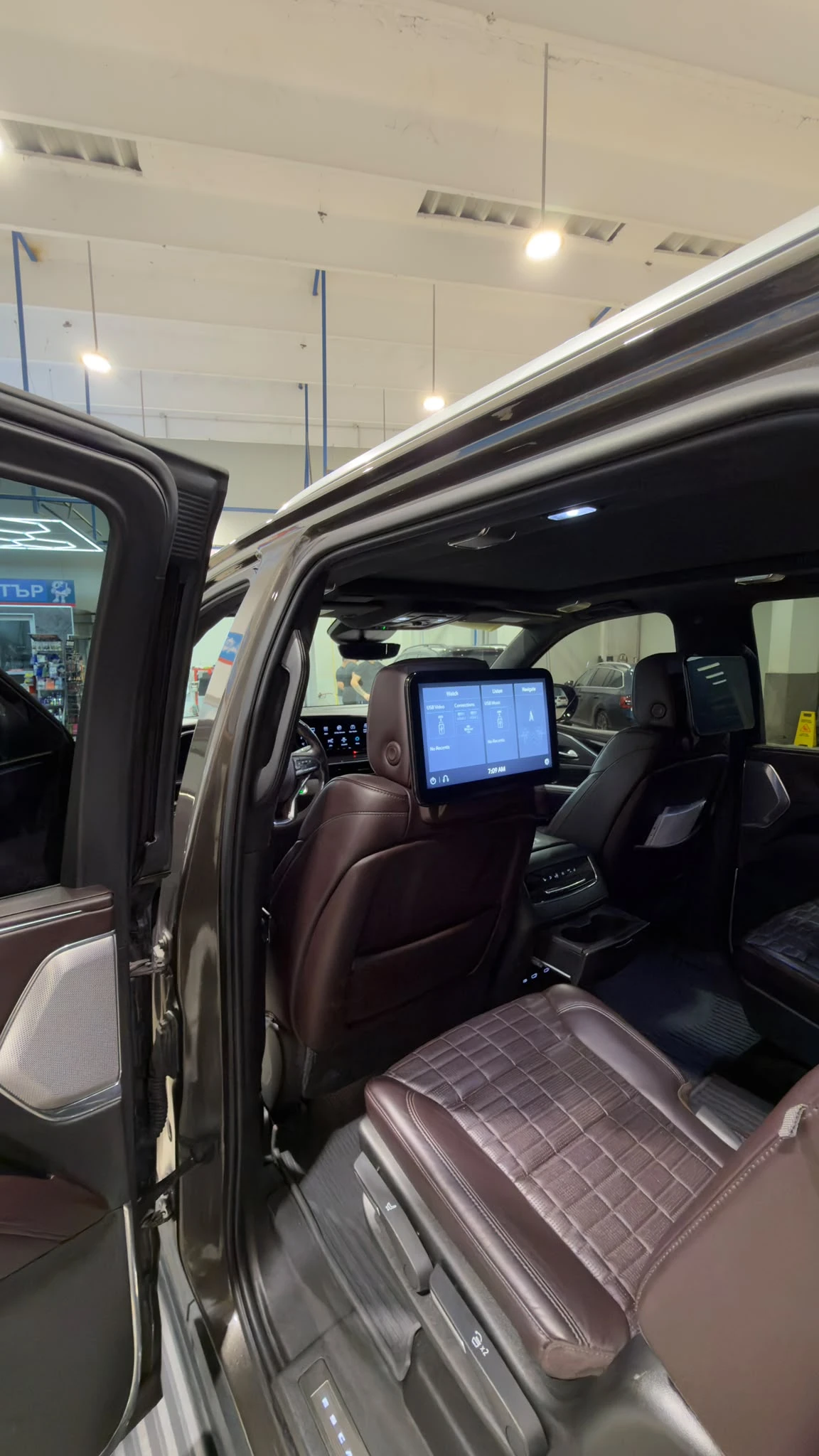 Cadillac Escalade, снимка 14 - Автомобили и джипове - 54914185