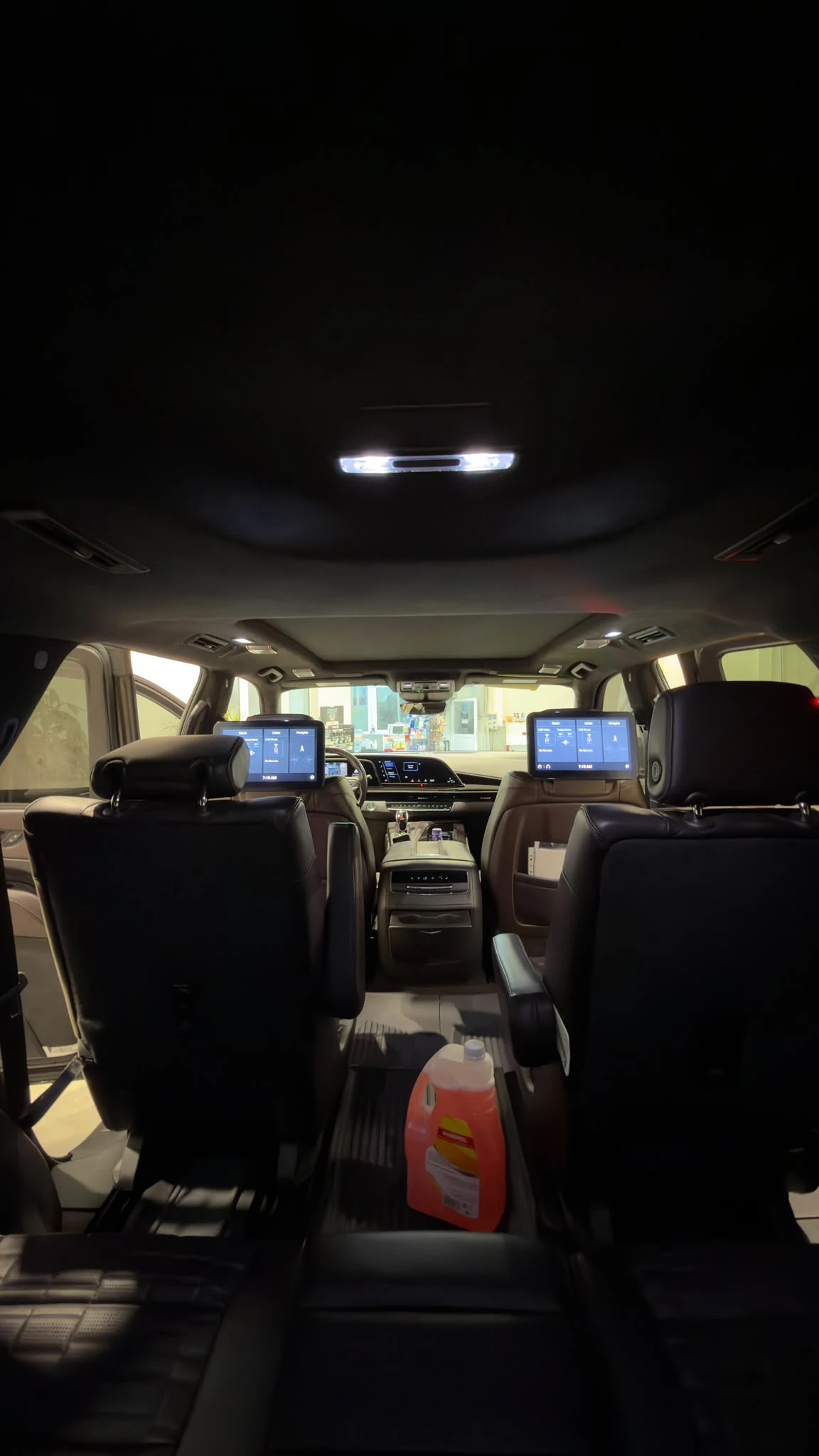 Cadillac Escalade, снимка 8 - Автомобили и джипове - 54914185