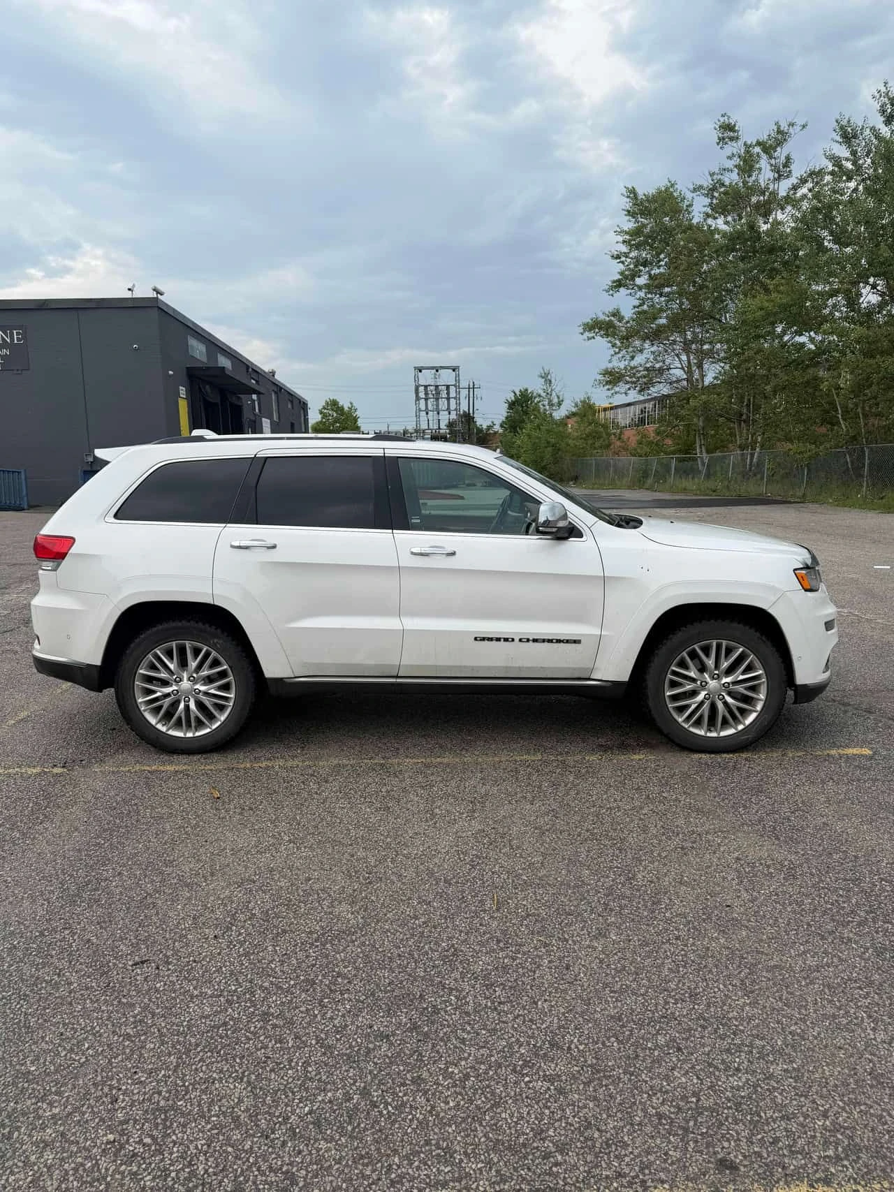 Jeep Grand cherokee * Summit * АВТОКРЕДИТ БЕЗ ПЪРВОНАЧАЛНА ВНОСКА* , снимка 3 - Автомобили и джипове - 55342767