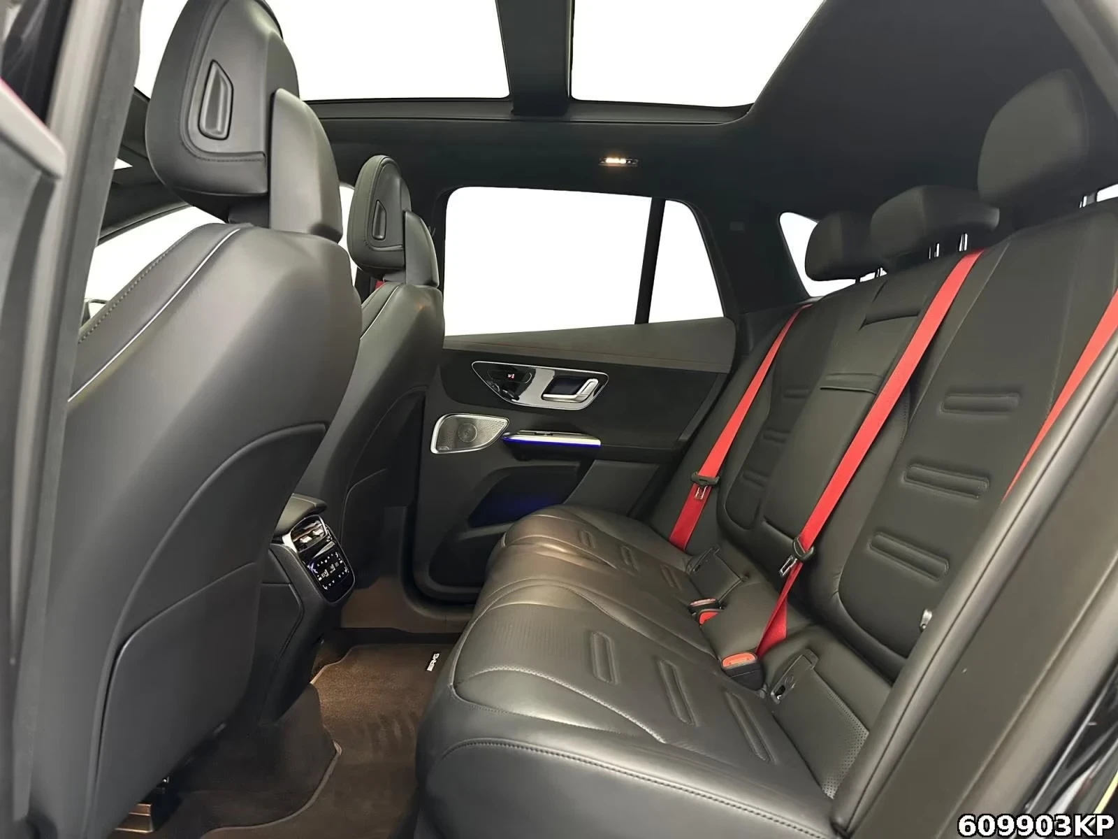 Mercedes-Benz EQE AMG43 4M Premium+ HyperScreen AIR HUD PANO WinterP, снимка 12 - Автомобили и джипове - 55464277