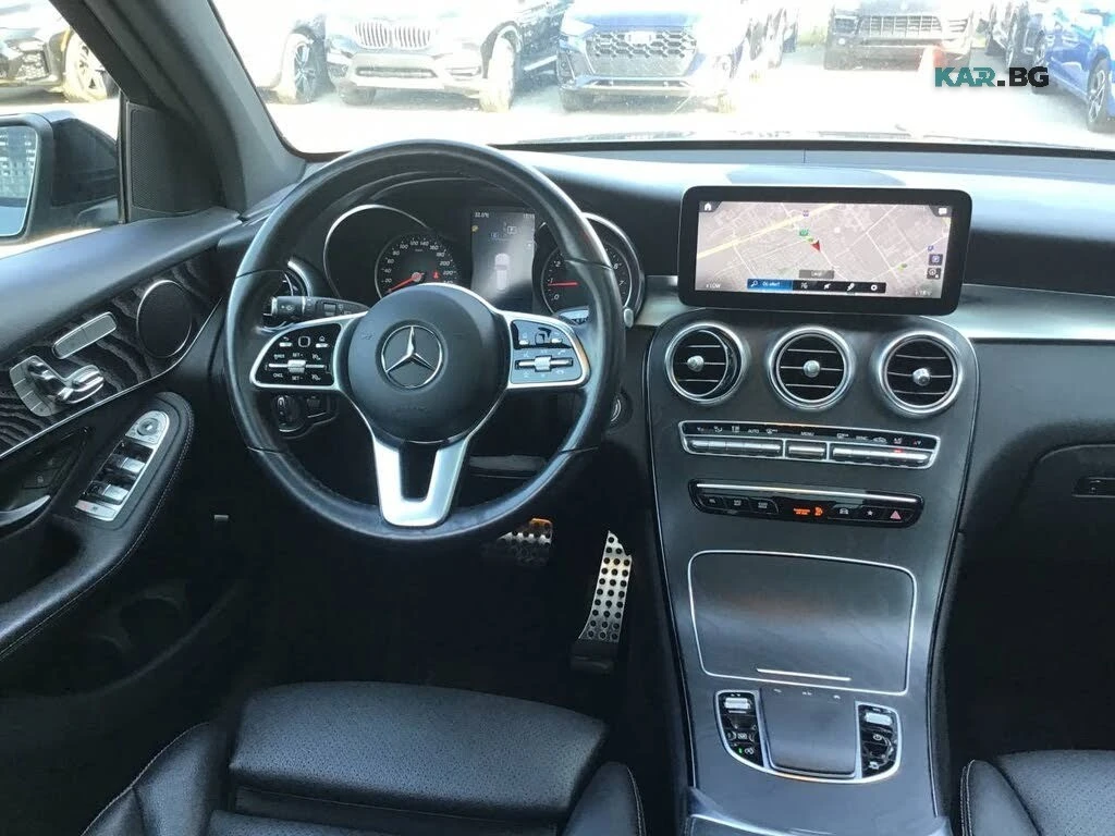 Mercedes-Benz GLC 300 AMG* ПАМЕТ* ПОДГРЕВ* ПАНОРАМА* , снимка 10 - Автомобили и джипове - 55706226