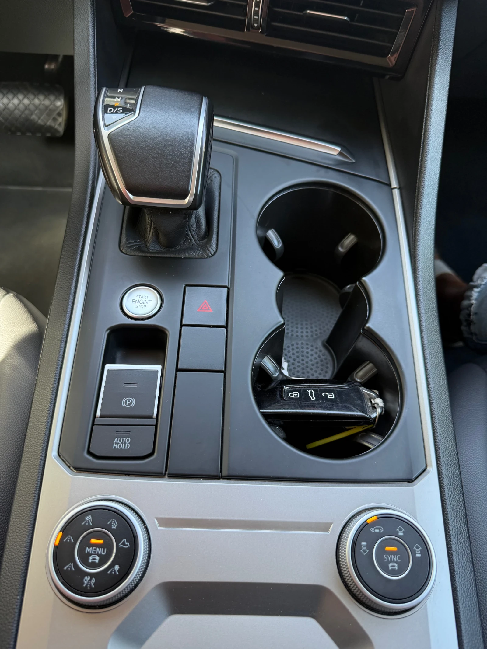 VW Touareg 3.0 TDI, снимка 17 - Автомобили и джипове - 56136882