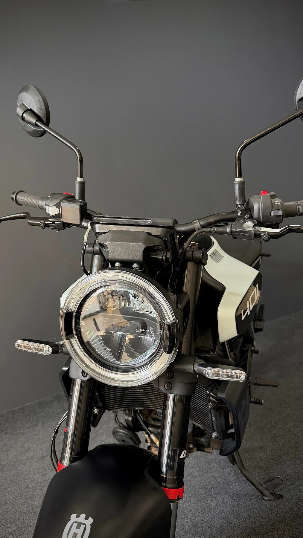 Husqvarna Vitpilen 401  2025 г., 900км TFT LED A2, снимка 17 - Мотоциклети и мототехника - 54728530