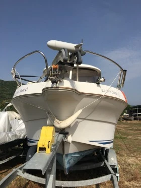 Моторна яхта Quicksilver Pilothouse 640, снимка 2 - Воден транспорт - 47550021