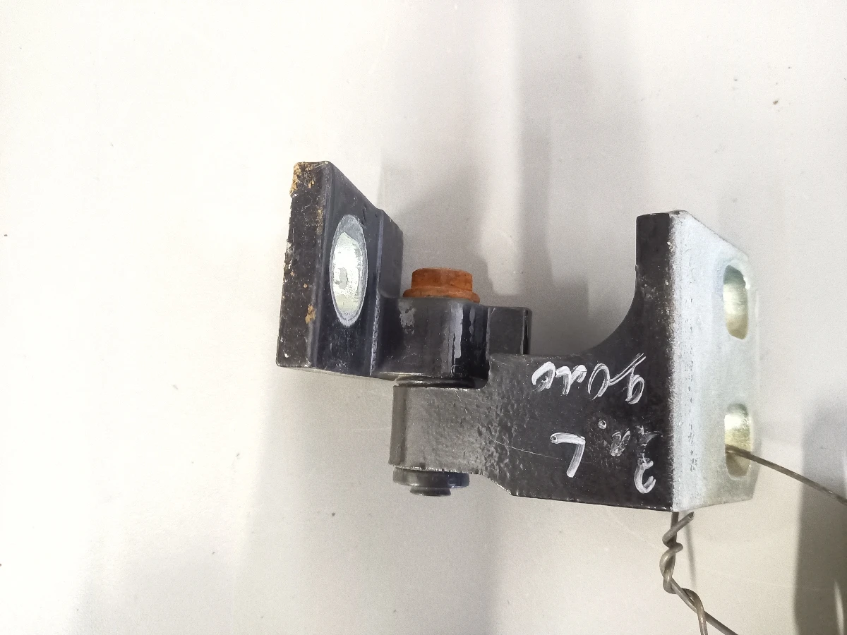 Панта врата задна лява долна Ланчия Ипсилон 