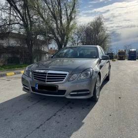 Mercedes-Benz E 220, снимка 1
