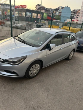 Opel Astra спорт тоурер, снимка 2