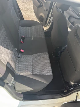 Toyota Yaris 1.4 D-4D 90kc Euro6b+ , снимка 11