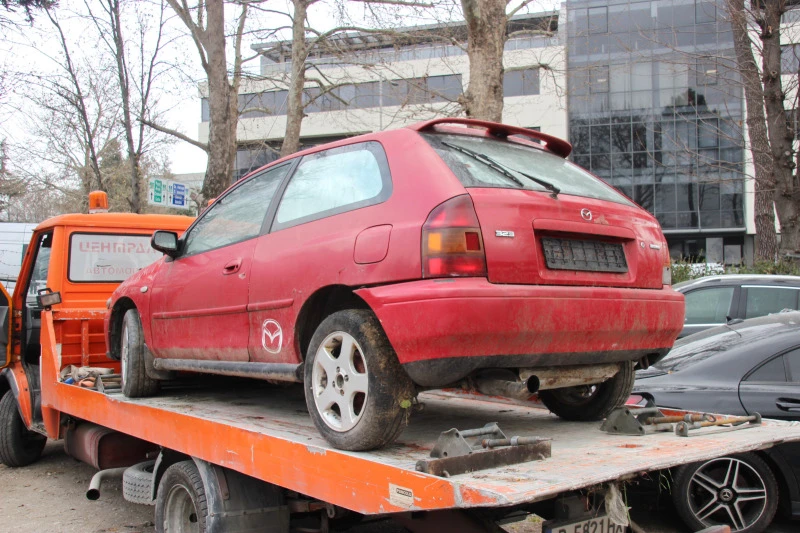 Mazda 323 F 2.0 DIТD   , снимка 5 - Автомобили и джипове - 49101729