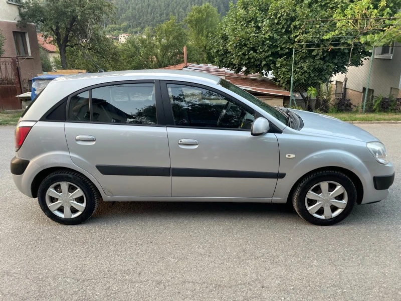 Kia Rio 1.4 I, снимка 7 - Автомобили и джипове - 46681837