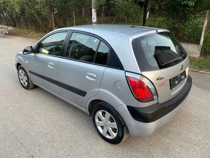 Kia Rio 1.4 I, снимка 4 - Автомобили и джипове - 46681837