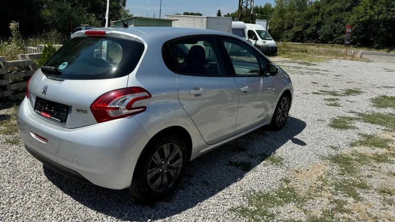 Peugeot 208 1.2 137.000 km euro 5B, снимка 3 - Автомобили и джипове - 46779810