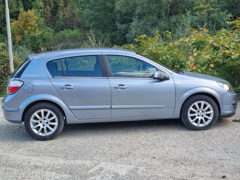 Opel Astra 1.6 Twinport Автомат Италия, снимка 4 - Автомобили и джипове - 47527617