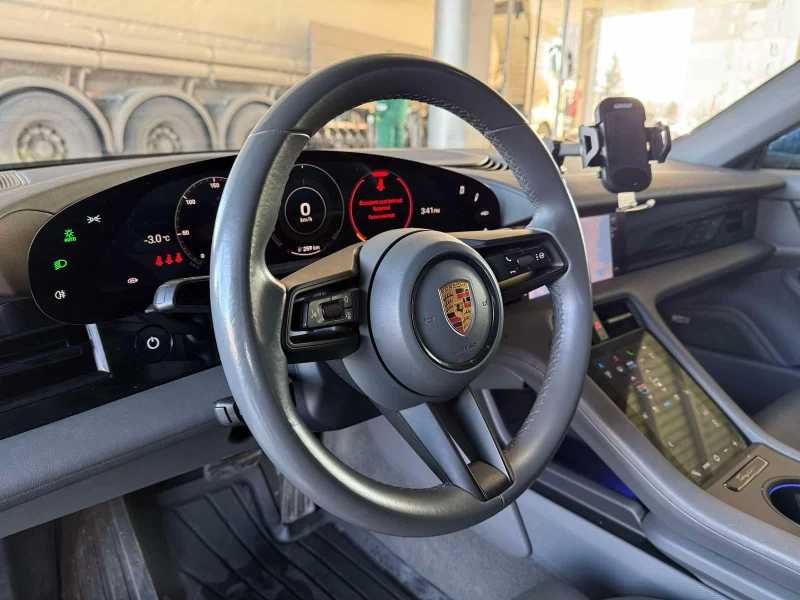 Porsche Taycan, снимка 9 - Автомобили и джипове - 49210719