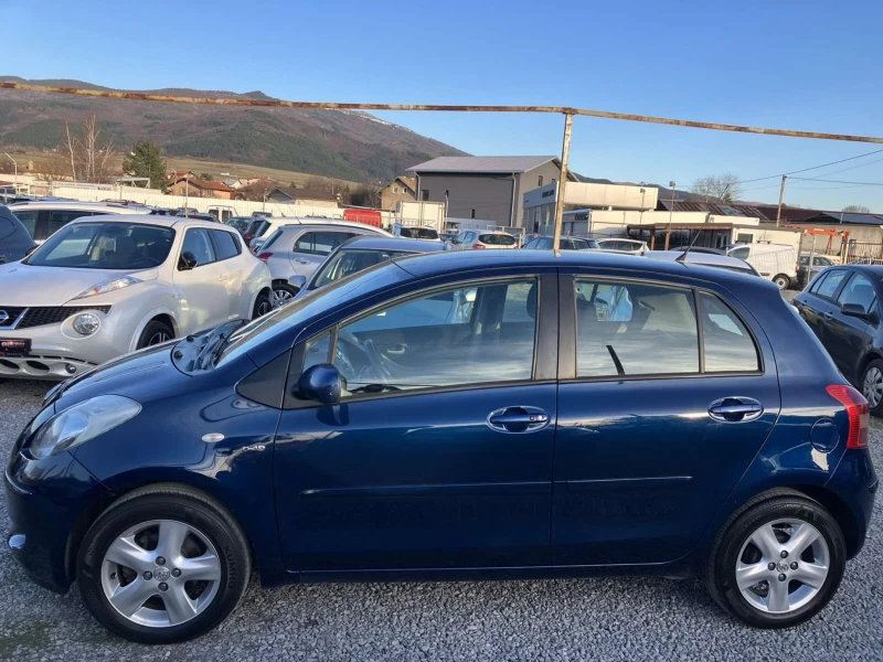 Toyota Yaris 1.4 D4D Avtomat , снимка 8 - Автомобили и джипове - 50773292
