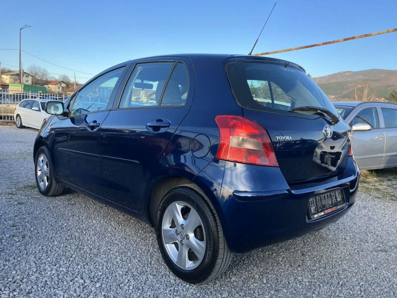 Toyota Yaris 1.4 D4D Avtomat , снимка 7 - Автомобили и джипове - 50773292