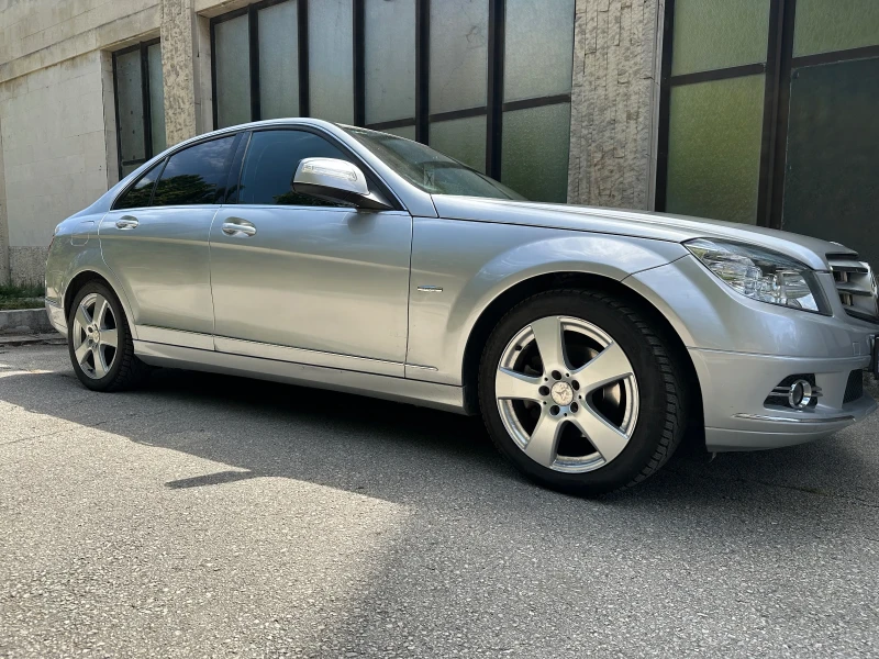 Mercedes-Benz C 220 Avantgarde OM646, снимка 4 - Автомобили и джипове - 52131463