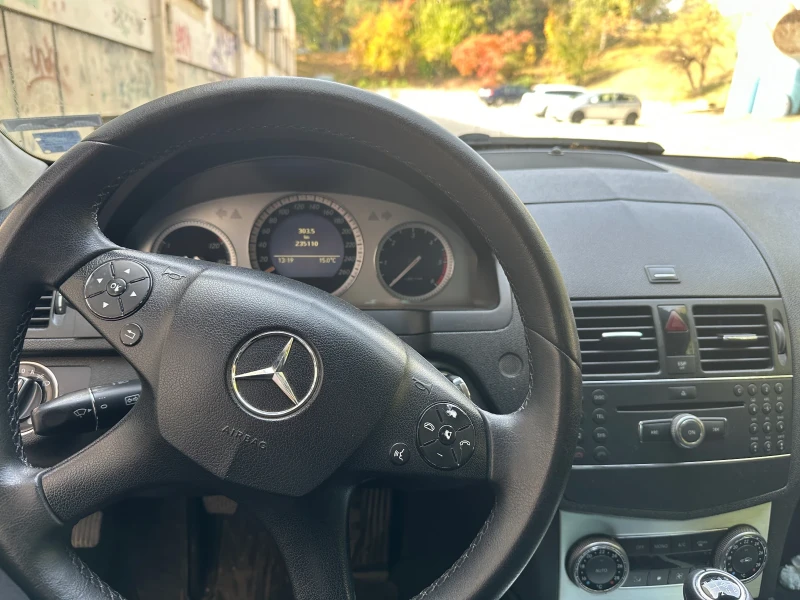 Mercedes-Benz C 220 Avantgarde OM646, снимка 6 - Автомобили и джипове - 52131463