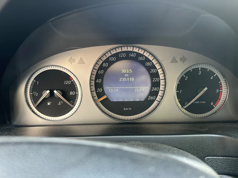 Mercedes-Benz C 220 Avantgarde OM646, снимка 9 - Автомобили и джипове - 52131463