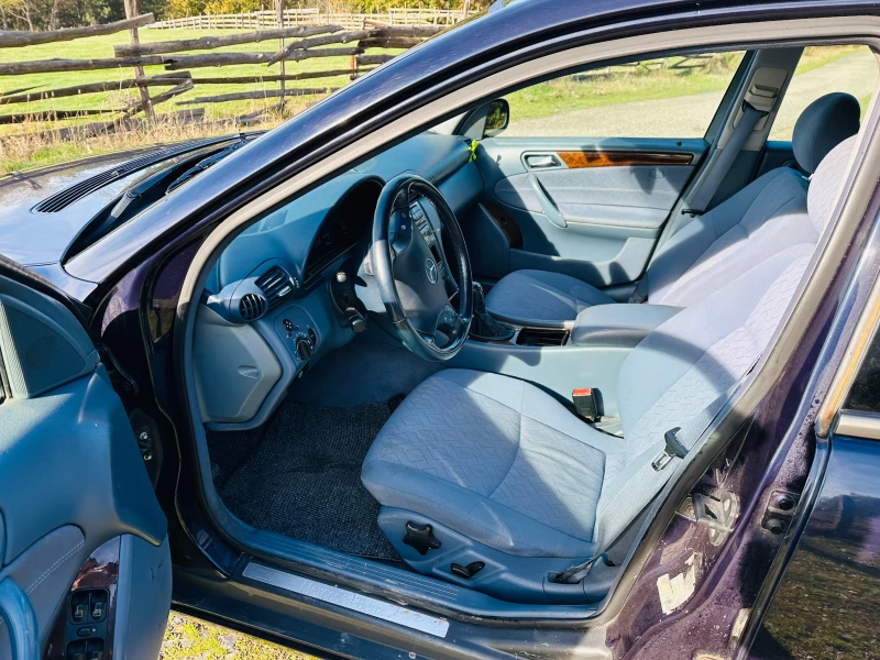 Mercedes-Benz C 220 W203, снимка 7 - Автомобили и джипове - 52395473