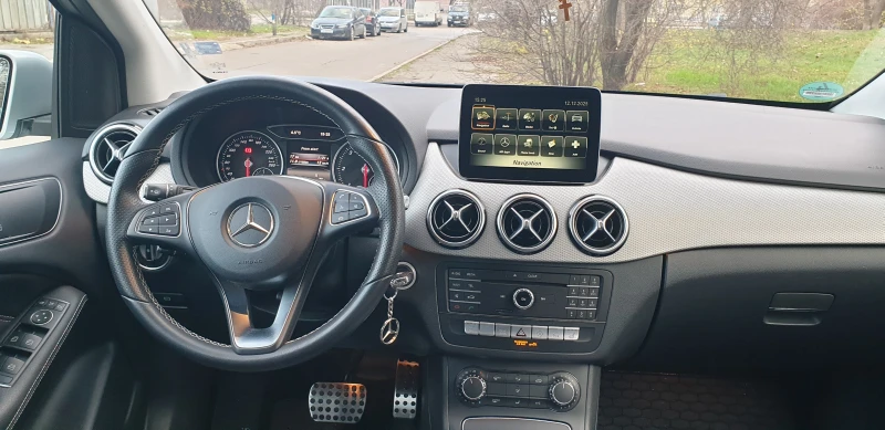 Mercedes-Benz B 220 CDI 4MATIC, снимка 14 - Автомобили и джипове - 52754557