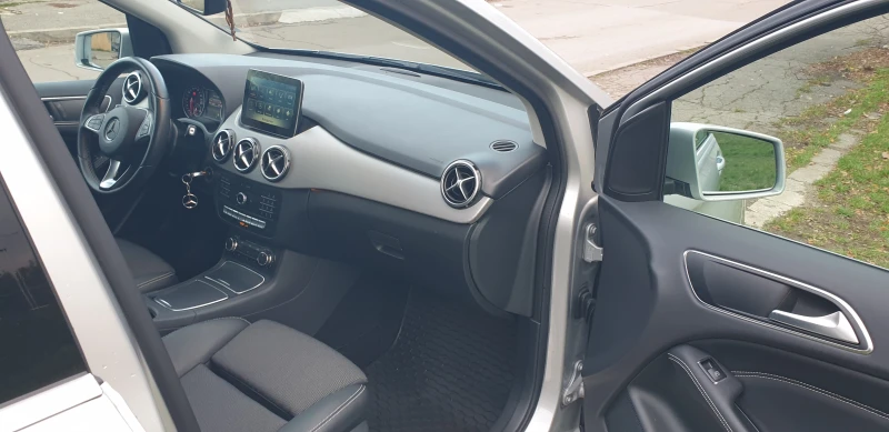 Mercedes-Benz B 220 CDI 4MATIC, снимка 13 - Автомобили и джипове - 52754557