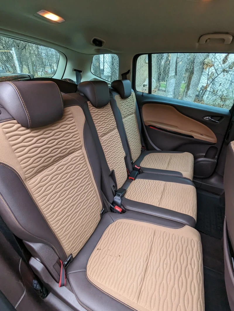Opel Zafira Tourer Turbo , снимка 7 - Автомобили и джипове - 52893382