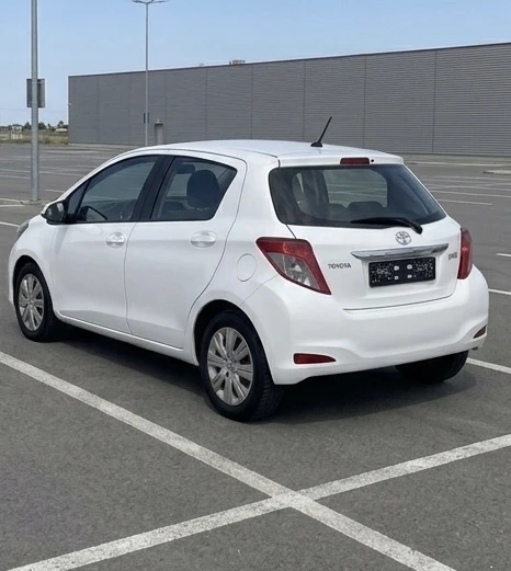 Toyota Yaris 1.4 D-4D 90kc Euro6b+ , снимка 4 - Автомобили и джипове - 54817564