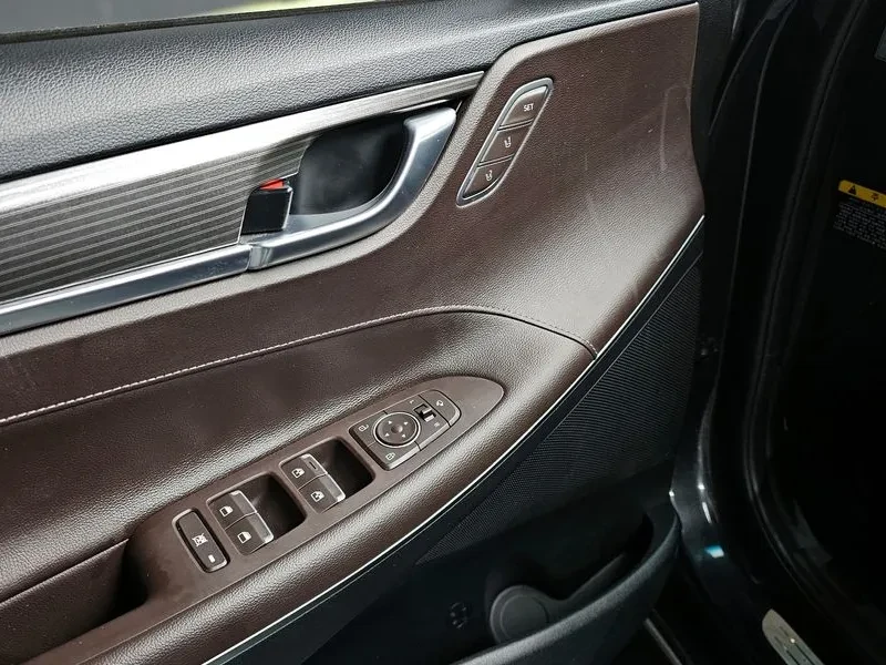 Hyundai Grandeur, снимка 13 - Автомобили и джипове - 54833590