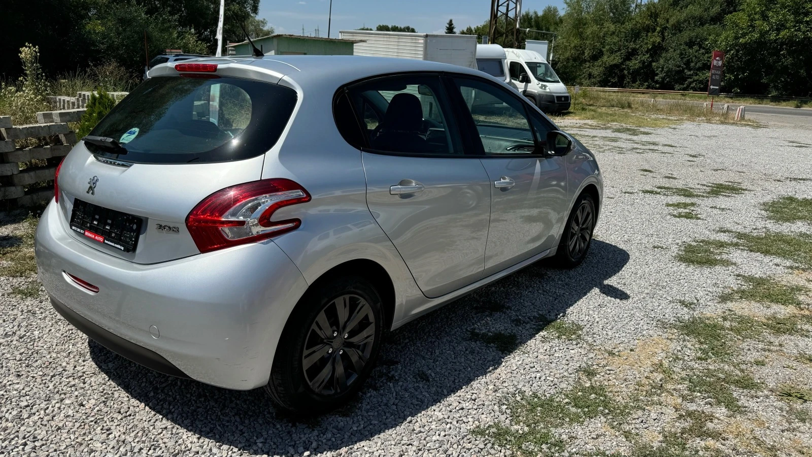 Peugeot 208 1.2 137.000 km euro 5B - изображение 3